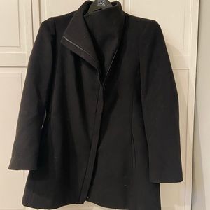 LIKE NEW Black Zip Up Women’s Wide Collar Coat